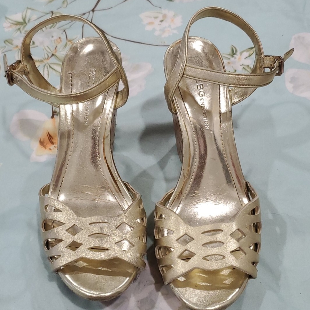 Gold Wedges